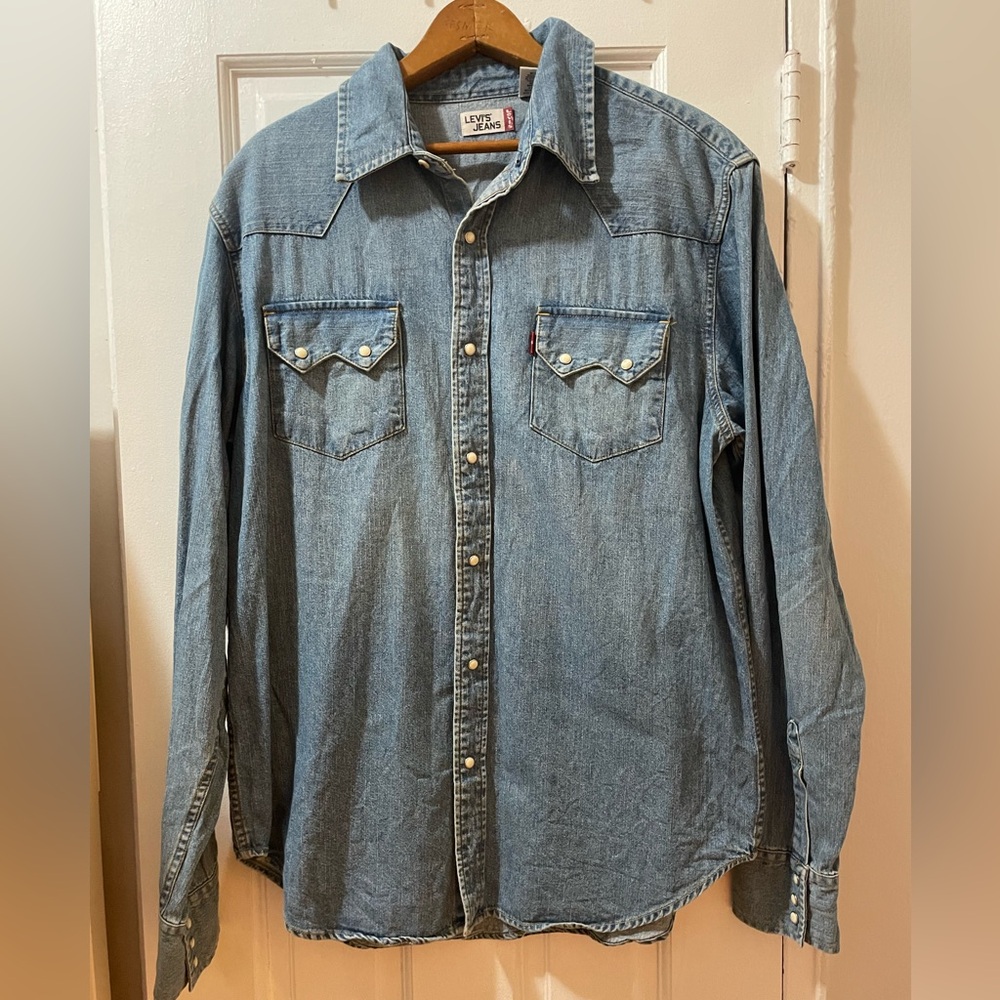 Levis denim western, pearl snap shirt
